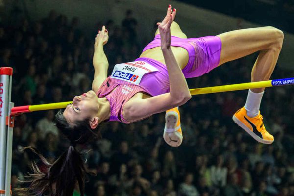 Serbia Topic gana salto alto en reunión atlética de Banská Bystrica