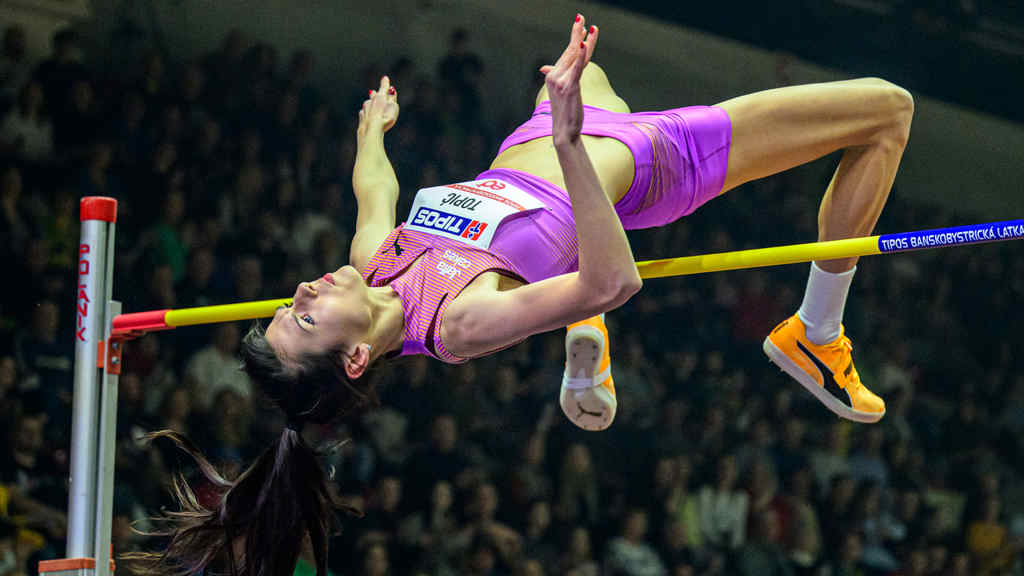 Serbia Topic gana salto alto en reunión atlética de Banská Bystrica
