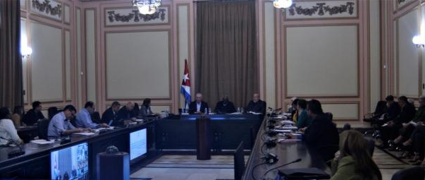 Defender la participación y el control popular en función de las prioridades del país