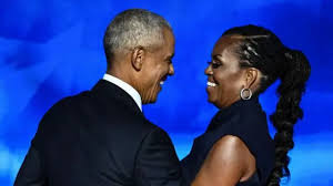 Trump comparte un video cargado de racismo que presenta a los Obama como simios y luego lo elimina ante una ola de indignación