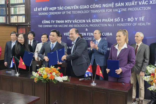 Firman Cuba y Vietnam contrato para vacuna VA-MENGOC-BC
