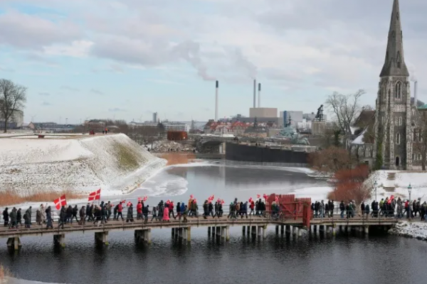Marcha silenciosa en Dinamarca contra críticas de Trump a la OTAN en Afganistán