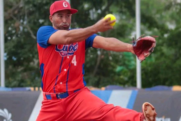 Cuba inicia la Superronda en Panamericano de sóftbol masculino
