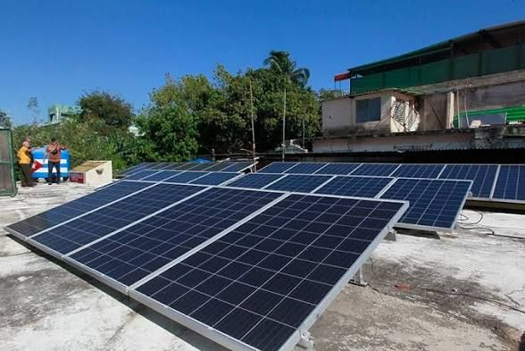 Adopción de energía solar en entidades bancarias y asistenciales es prioridad en Minas
