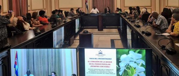 Diputadas cubanas conmemoran el Día Internacional de la Mujer