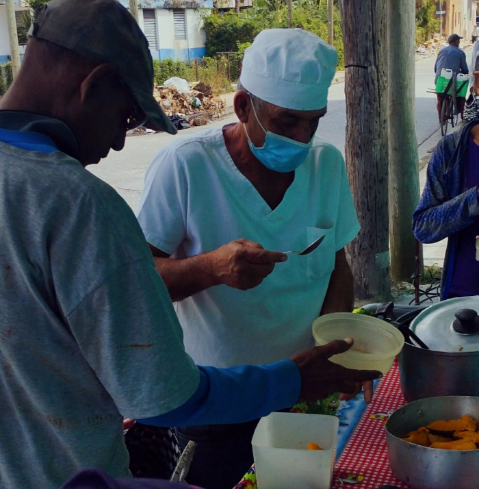 Cooperan empresas en venta de alimentos elaborados