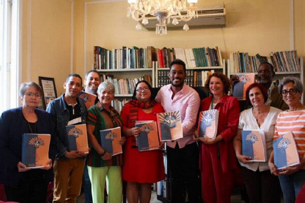 Entregan expediente para declarar el danzón Patrimonio Cultural