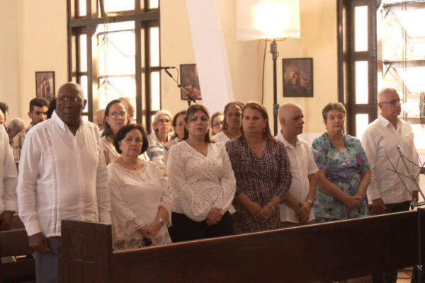 Vicepresidente de Cuba asiste a culto ecuménico en La Habana