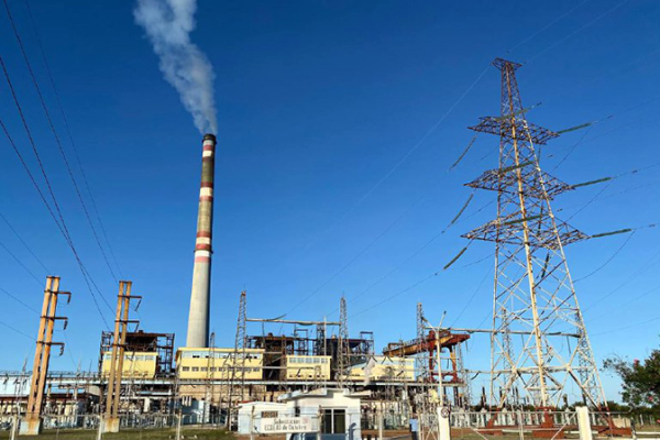 Restablecen servicio eléctrico a circuitos priorizados de Camagüey