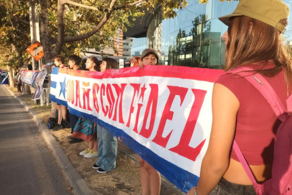 Ratifican ante embajada de EE.UU. en Chile apoyo a Cuba (+ Fotos)