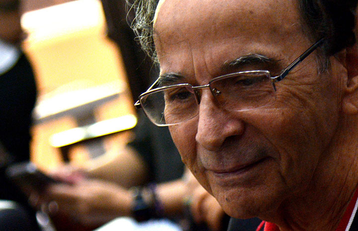 Felicita Díaz-Canel a Tubal Páez por Premio Nacional de Periodismo