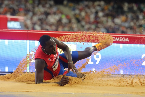 Cuarto lugar cubano en el triple del atletismo bajo techo