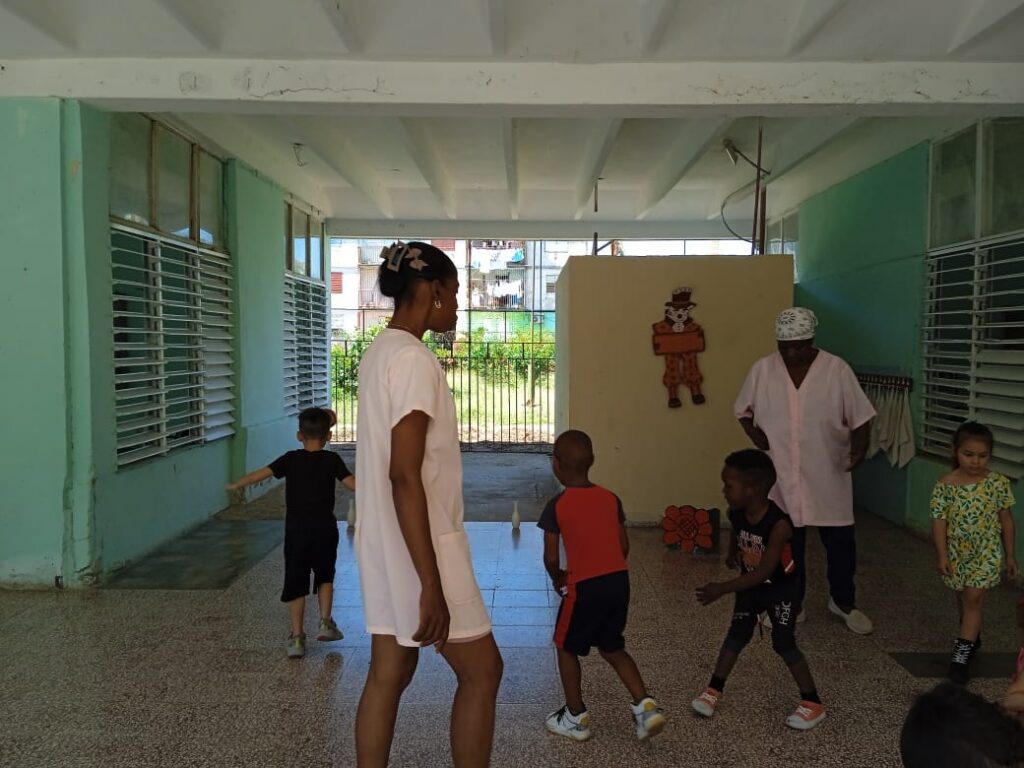 Niños en los círculos infantiles