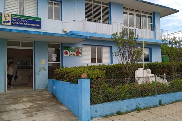 Servicio de Estomatología destaca en atención de la comunidad Garrido-La Caridad