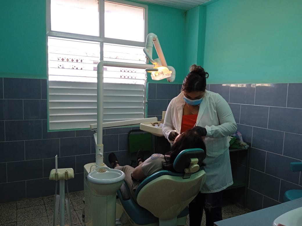 Servicio de Estomatología destaca en atención de la comunidad Garrido-La Caridad