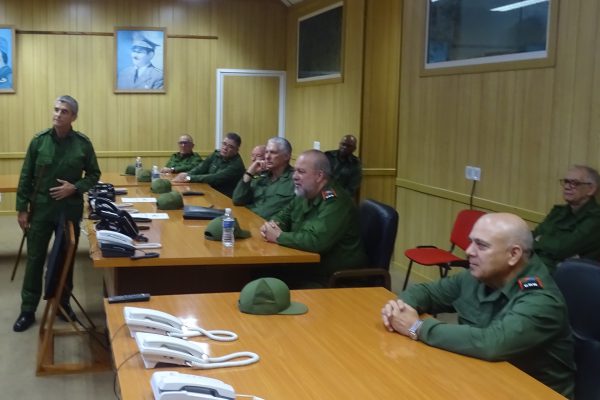 Participan Díaz-Canel en el Día Nacional de la Defensa