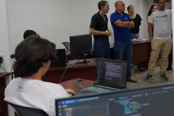 Realizan apertura del primer laboratorio de la UCI destinado a desarrollar software