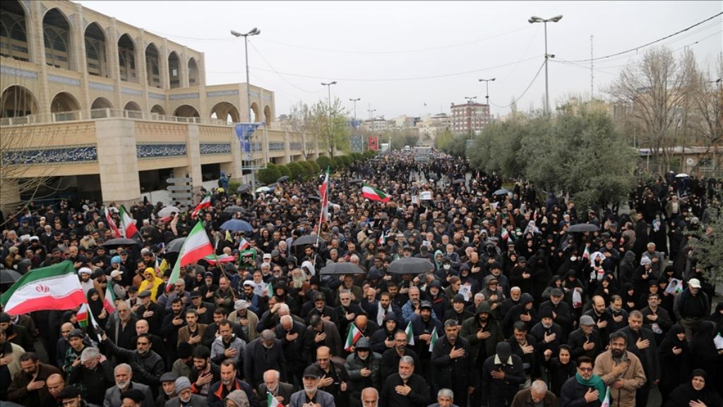 Masiva manifestación en Teherán condena ataques de EEUU e Israel