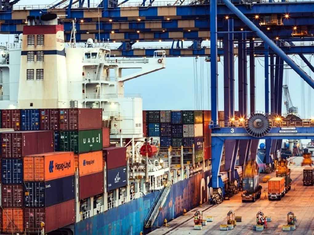 Guerra impacta recargos y tiempos de tránsito de portacontenedores