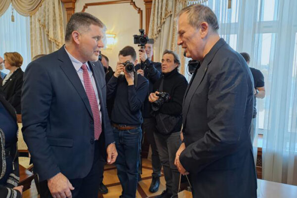 Recibió gobernador de Leningrado a delegación cubana