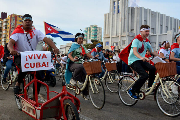 Frente al bloqueo, las nuevas generaciones no se rinden
