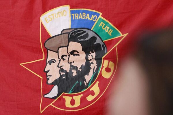 Declaración de la Unión de Jóvenes Comunistas en respaldo al Gobierno revolucionario