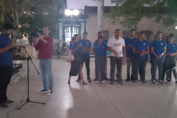 Reciben en Camagüey expedición juvenil Con luz propia