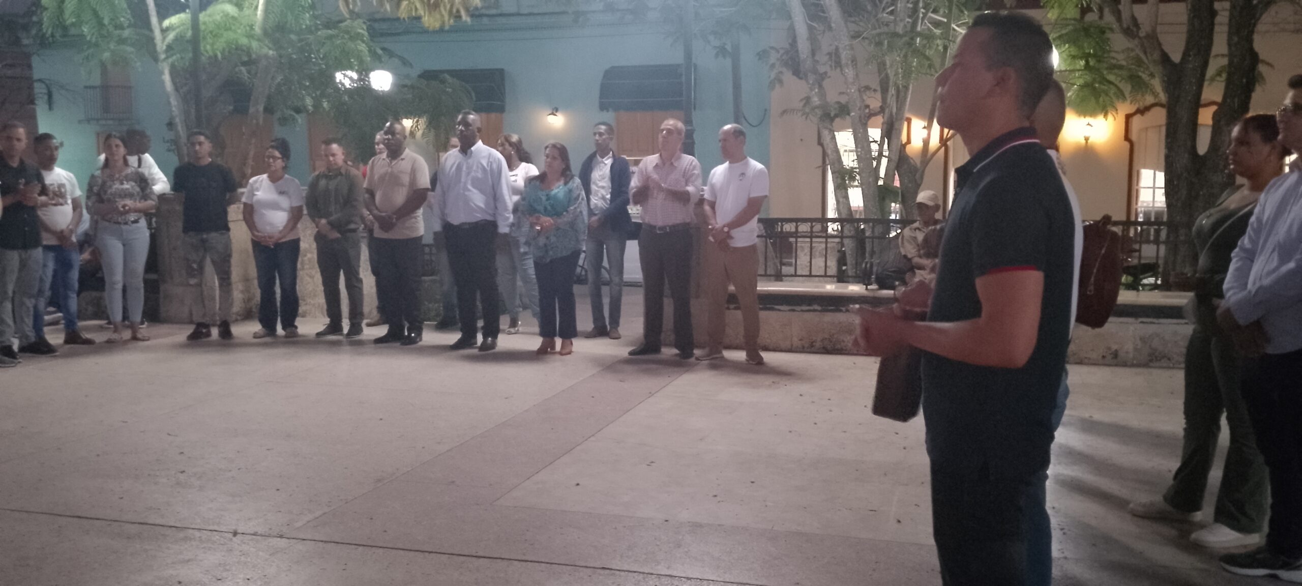 Reciben en Camagüey expedición juvenil Con luz propia