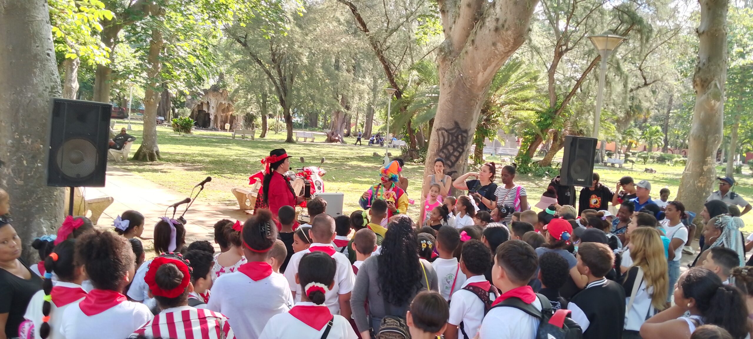 Desfile infantil por el 1ro de Mayo en Camagüey