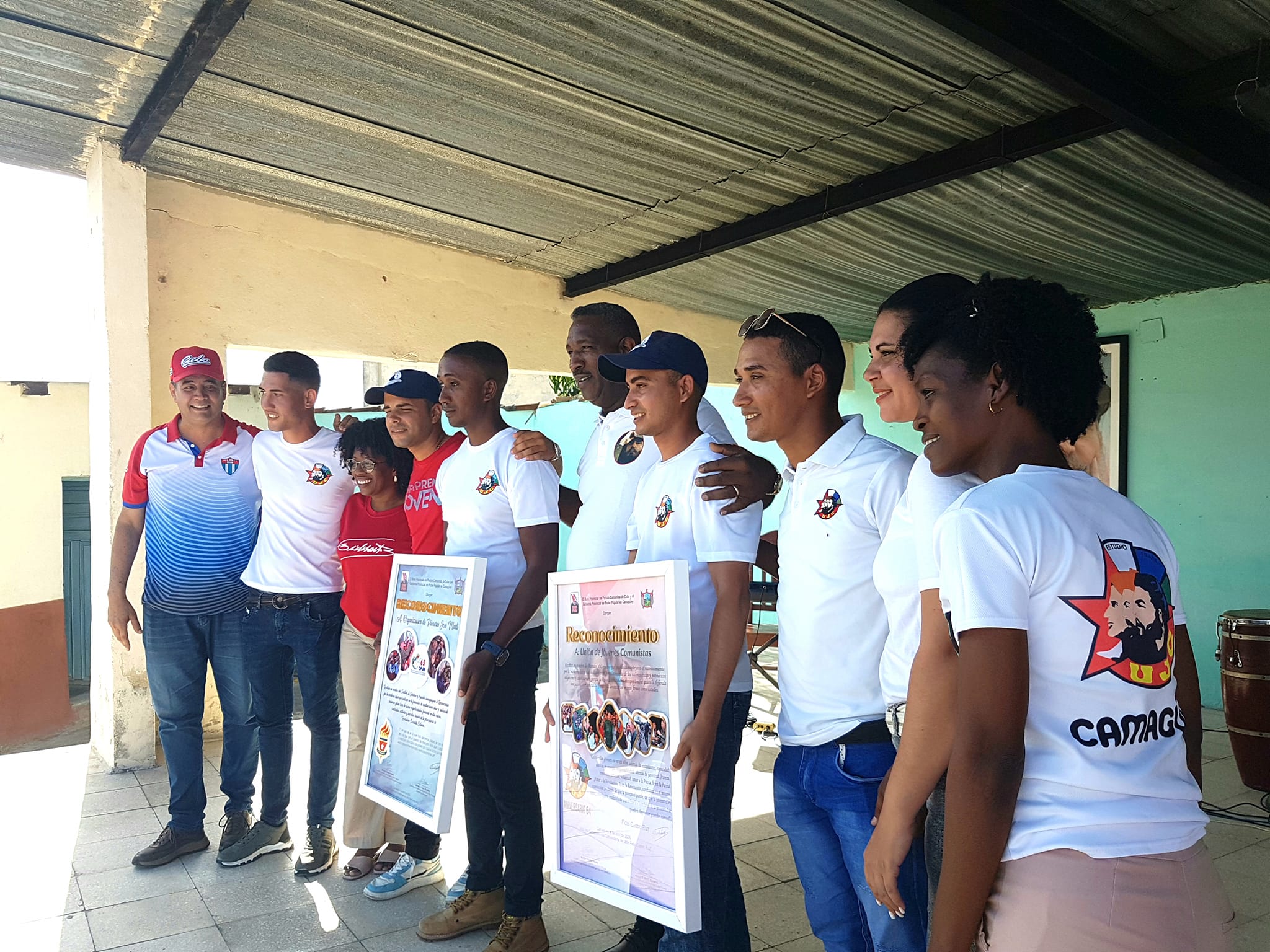 Reconocen desempeño de estudiantes y jóvenes destacados