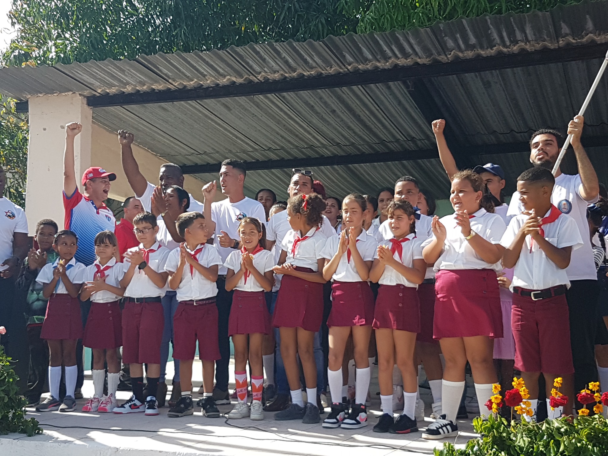 Reconocen desempeño de estudiantes y jóvenes destacados