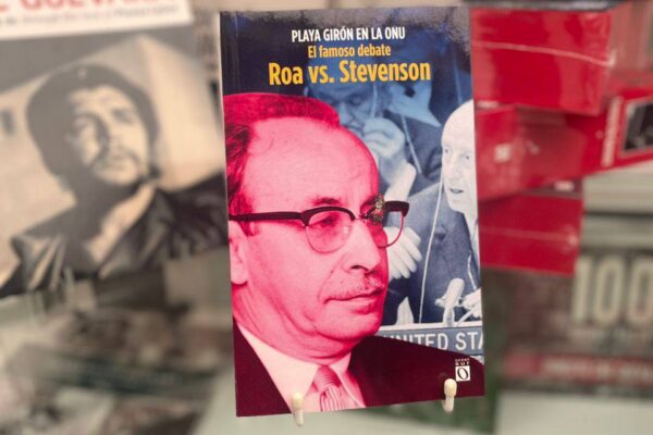 Libros sobre Girón y debate Roa-Stevenson llegan al Coloquio Patria