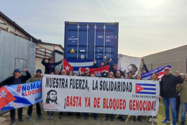Asociaciones solidarias cargan nuevo contenedor para Cuba