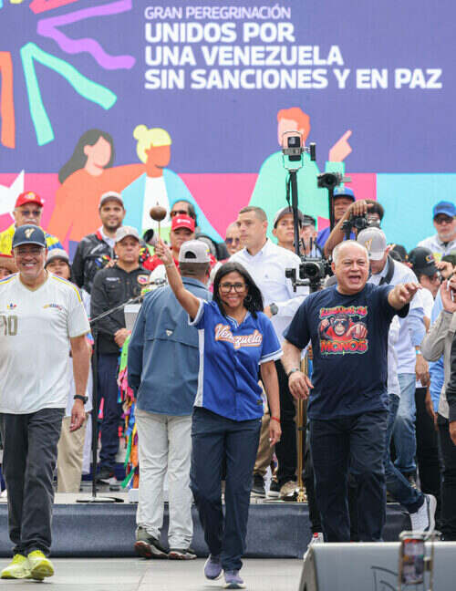 Venezuela: Rodríguez anunció aumento mínimo de ingreso a trabajadores