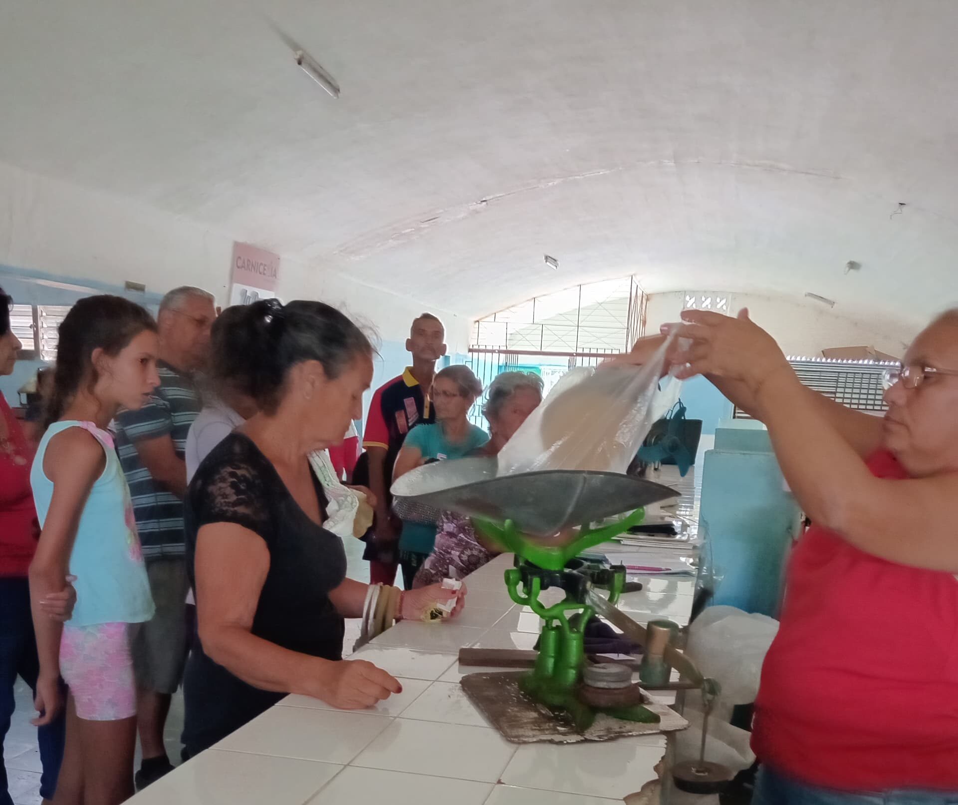 Distribuyen en Camagüey productos de la canasta familiar normada