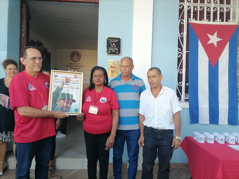 Empresa de Bebidas y Refrescos de Camagüey se mantiene en la vanguardia