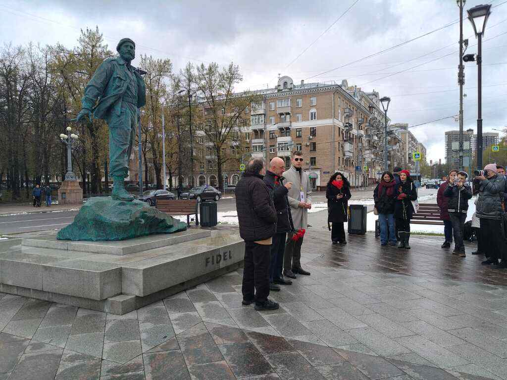 Delegados del Sovintern rinden homenaje a Fidel Castro en Moscú
