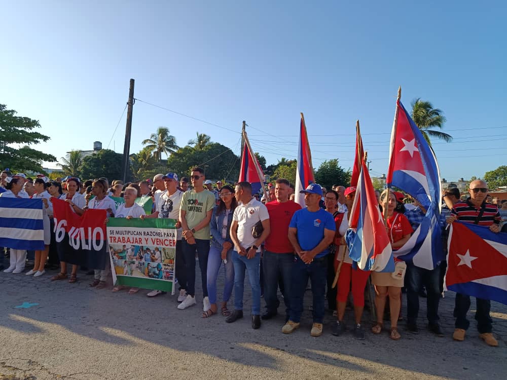 Camagüeyanos recuerdan epopeya de Girón y firman por la patria