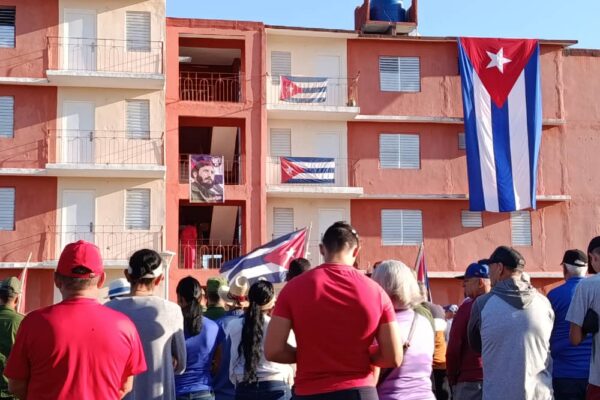 Camagüeyanos recuerdan epopeya de Girón y firman por la patria