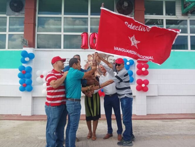 Mereció colectivo agramontino bandera de Vanguardia Nacional