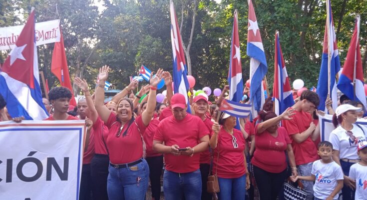 Se alistan educadores de Florida para el desfile del 1ro de Mayo