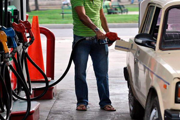 Actualizará Cuba precios de combustibles en divisas