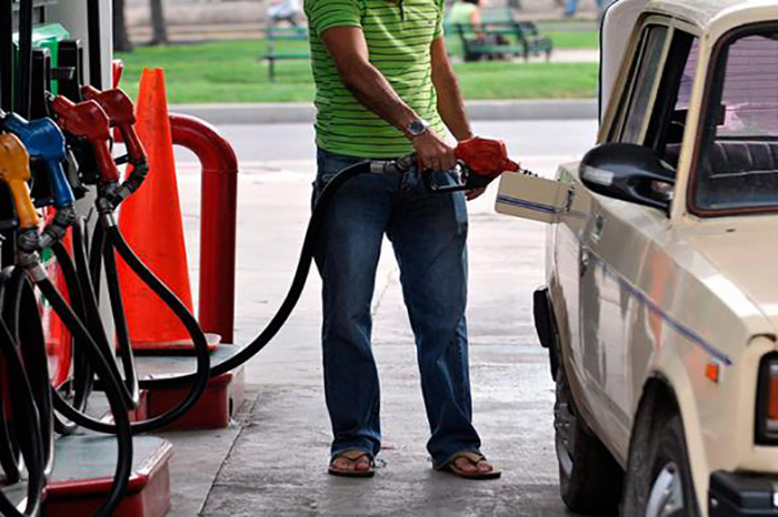 Actualizará Cuba precios de combustibles en divisas