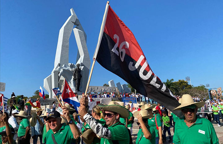 Desfile marcado por la unidad y la eficiencia en Camagüey