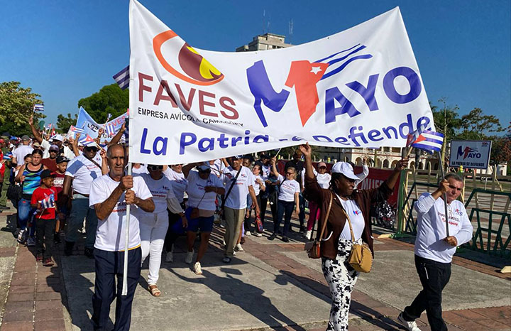 Desfile marcado por la unidad y la eficiencia en Camagüey