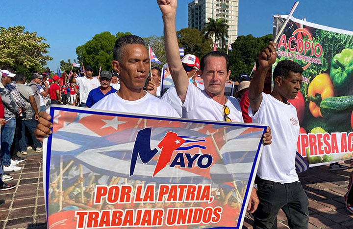 Desfile marcado por la unidad y la eficiencia en Camagüey