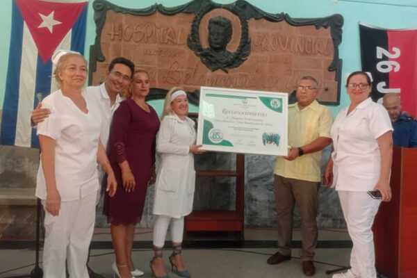 Compromiso y entrega distinguen a Hospital Materno de Camagüey