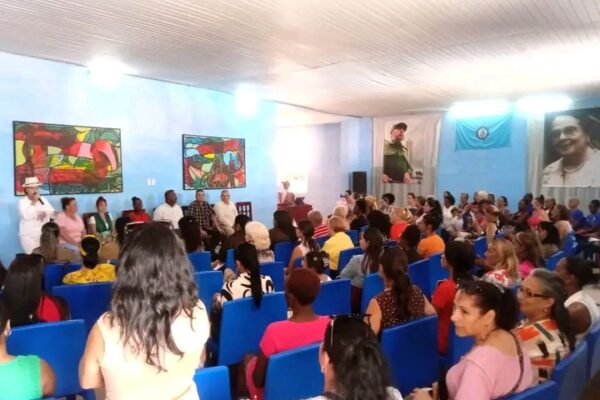 Feria comercial para las madres y las familias camagüeyanas