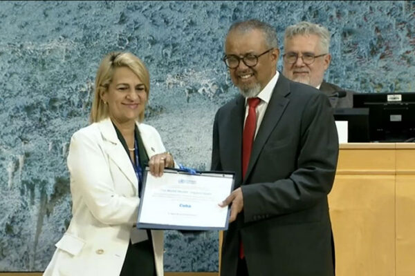 Premia OMS a Cuba por eliminación materno-infantil del VIH y la sífilis
