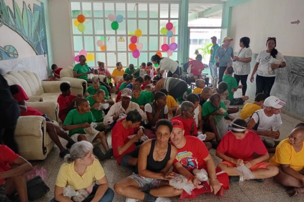 Resalta Proyecto Alegría y Esperanza solidaridad en Centro Médico Henry Reeve